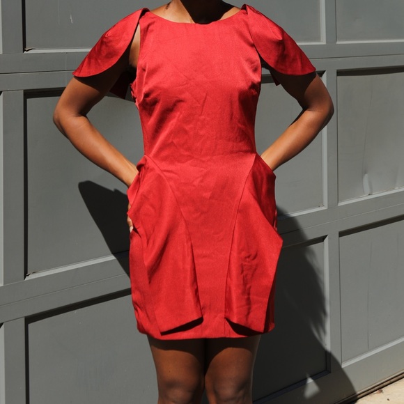 Elegant Red Dress - Picture 3 of 10